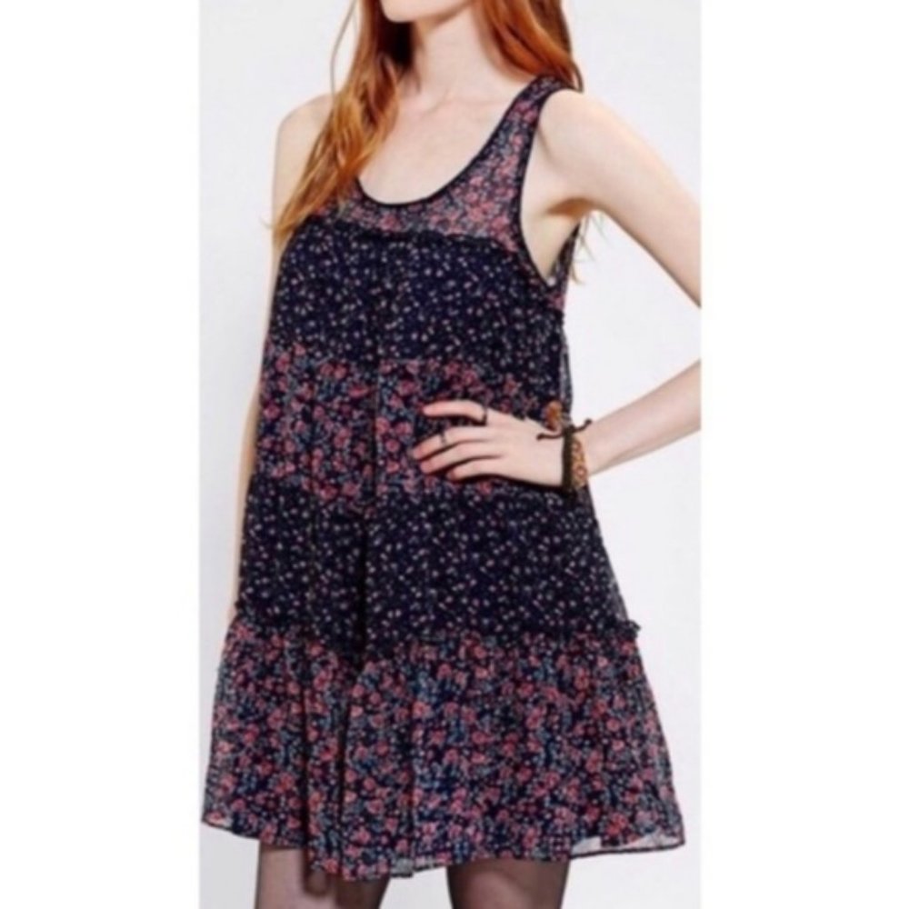 Kimichi Blue Floral Tiered Blue Sleeveless Dress